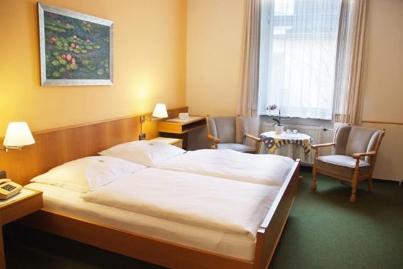 Allee-Hotel Garni Μπαντ Κίσινγκεν Δωμάτιο φωτογραφία